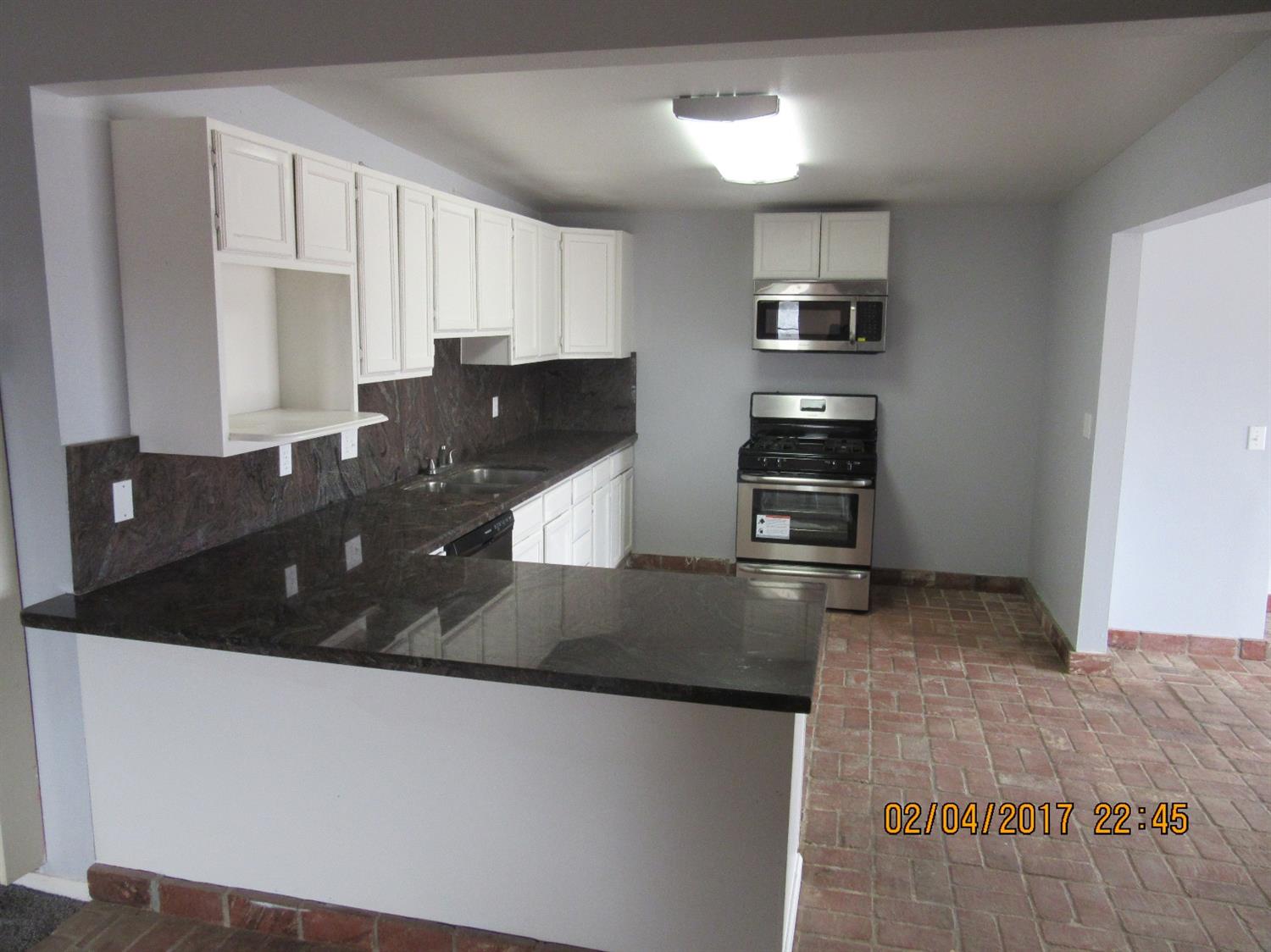 15090 Palm St, Hesperia, CA 92345 photo 11