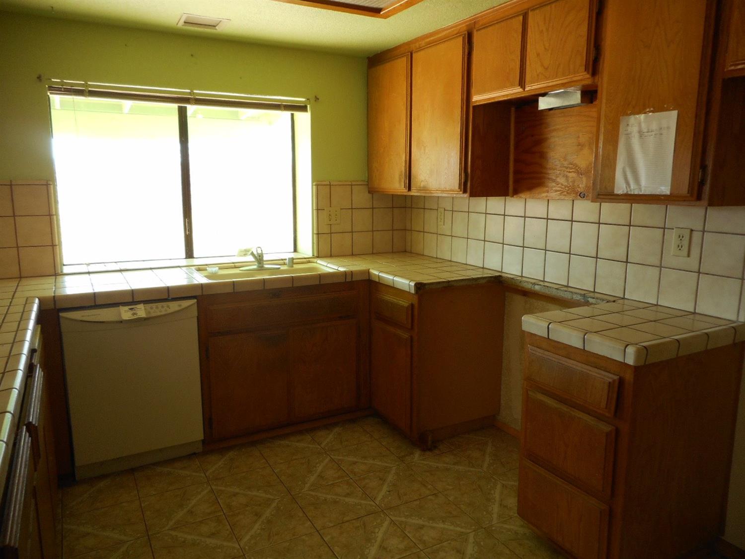17887 Deodar St, Hesperia, CA 92345 photo 3