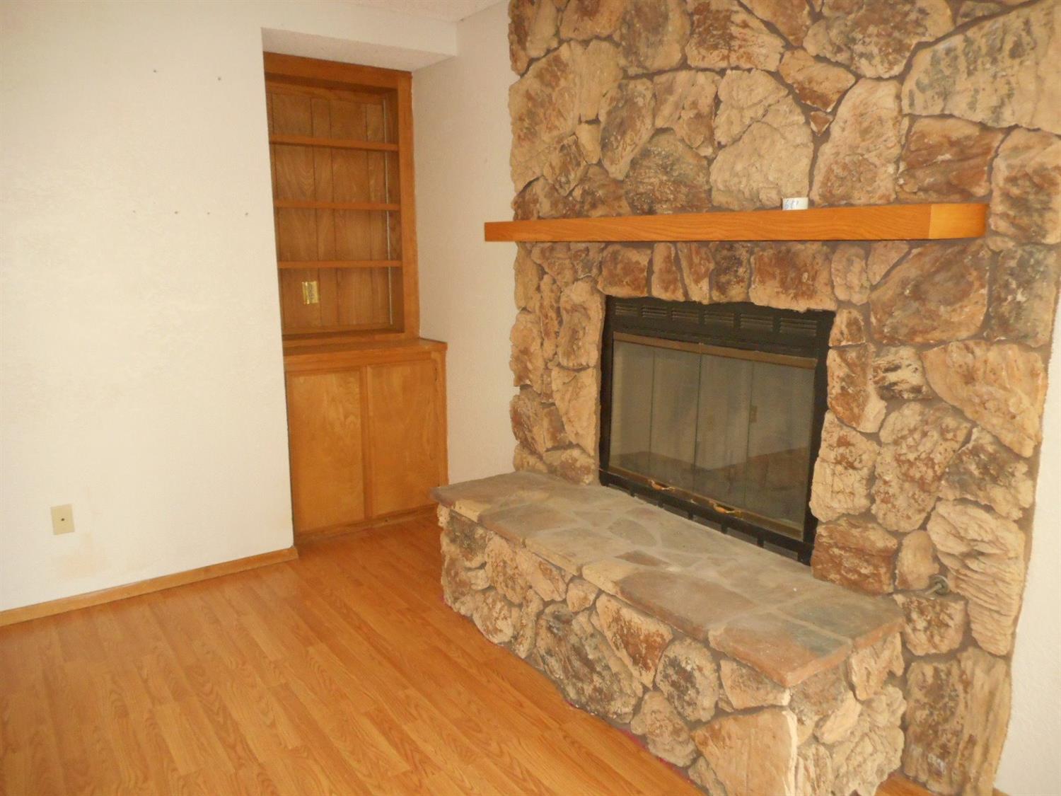 17887 Deodar St, Hesperia, CA 92345 photo 14