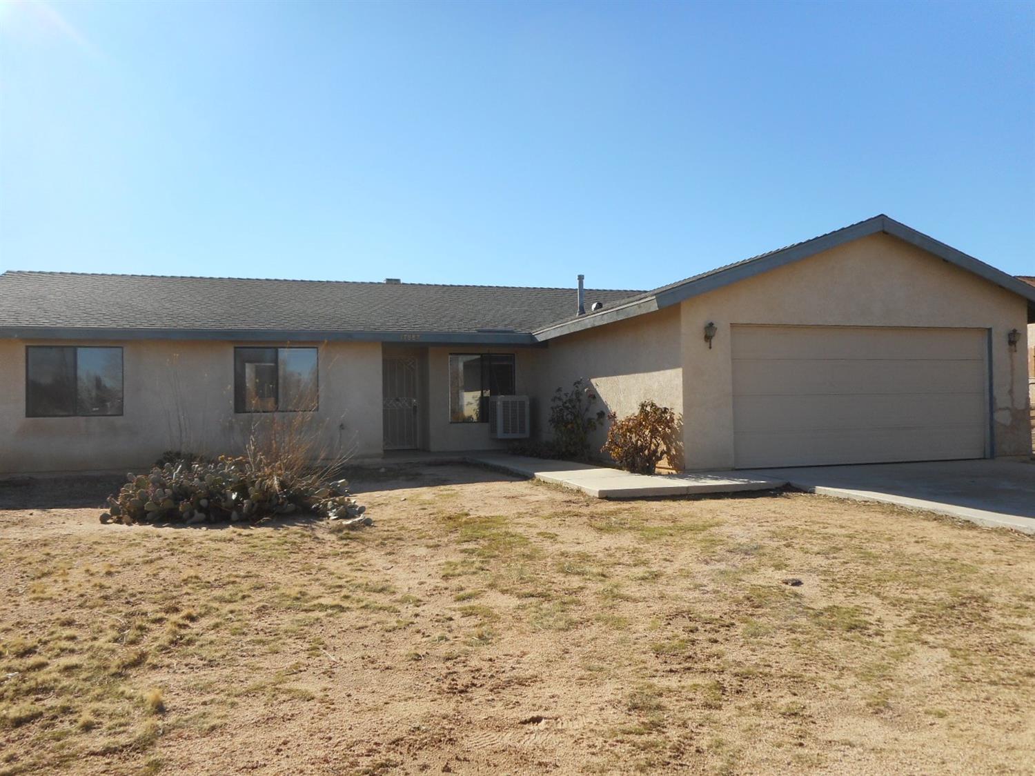 17887 Deodar St, Hesperia, CA 92345 photo 1