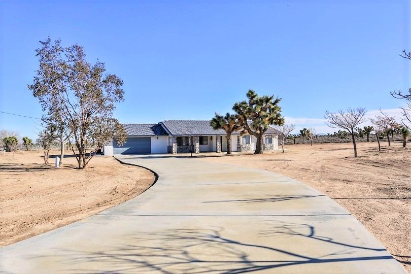 10925 Sonora Rd, Phelan, CA 92371 photo 2