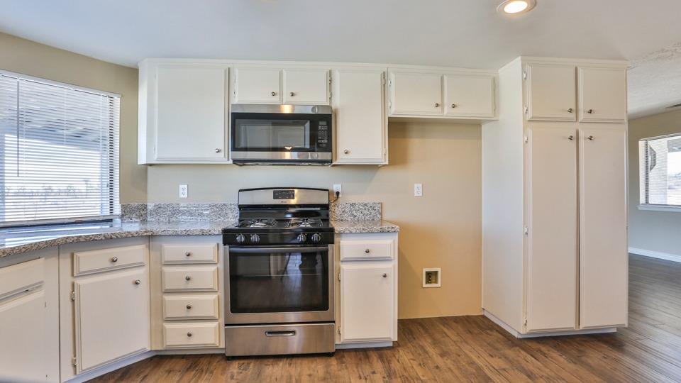 10925 Sonora Rd, Phelan, CA 92371 photo 8