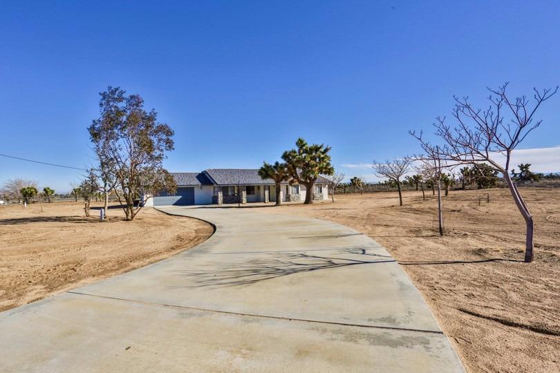 10925 Sonora Rd, Phelan, CA 92371 photo 39