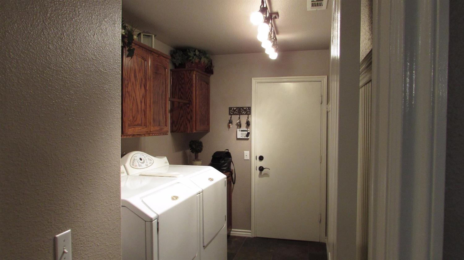 Undisclosed, Apple Valley, CA 92308 photo 31
