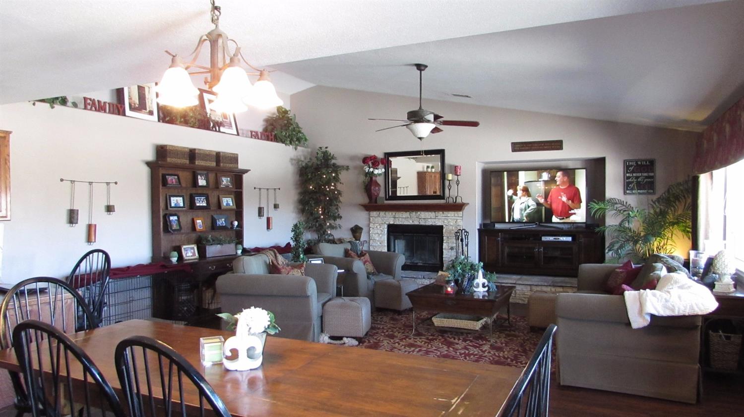 Undisclosed, Apple Valley, CA 92308 photo 10