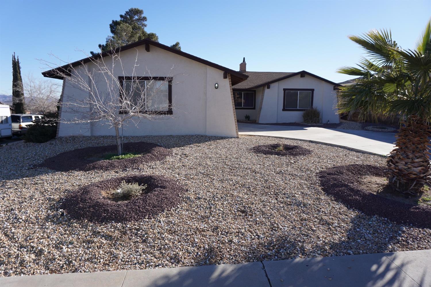 2031 Ruby Dr, Barstow, CA 92311 photo 2