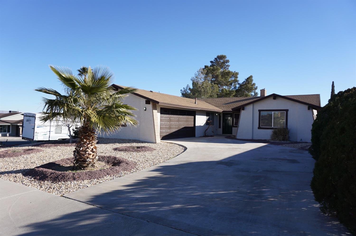 2031 Ruby Dr, Barstow, CA 92311 photo 3
