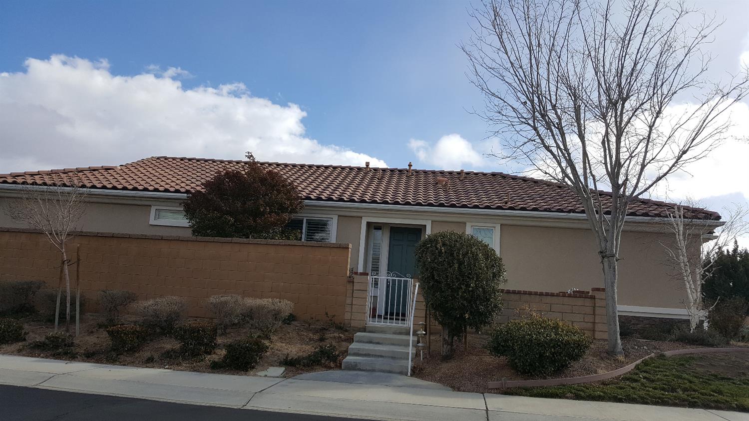 19658 Lucaya Ct, Apple Valley, CA 92308 photo 1