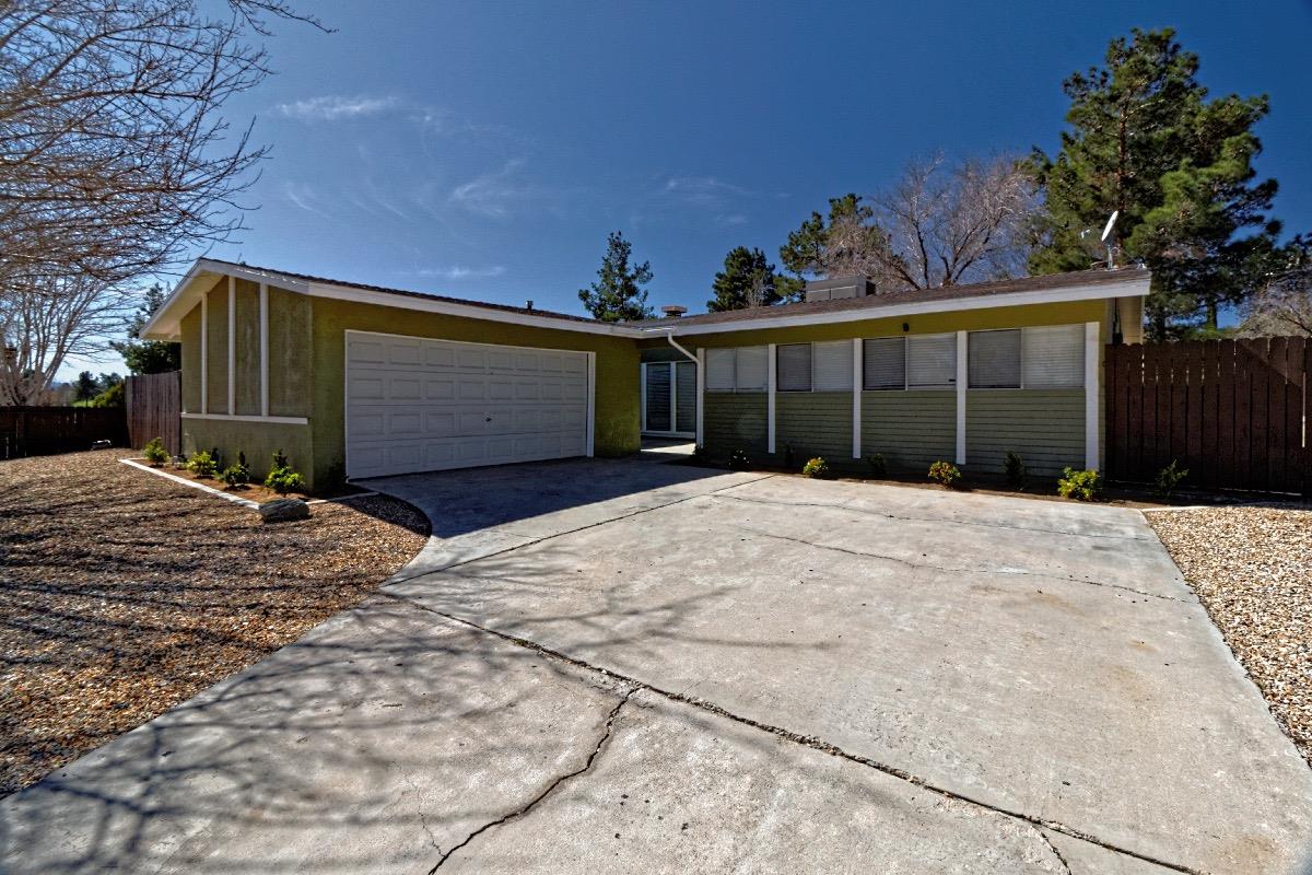 1271 Mecca Dr, Barstow, CA 92311 photo 3