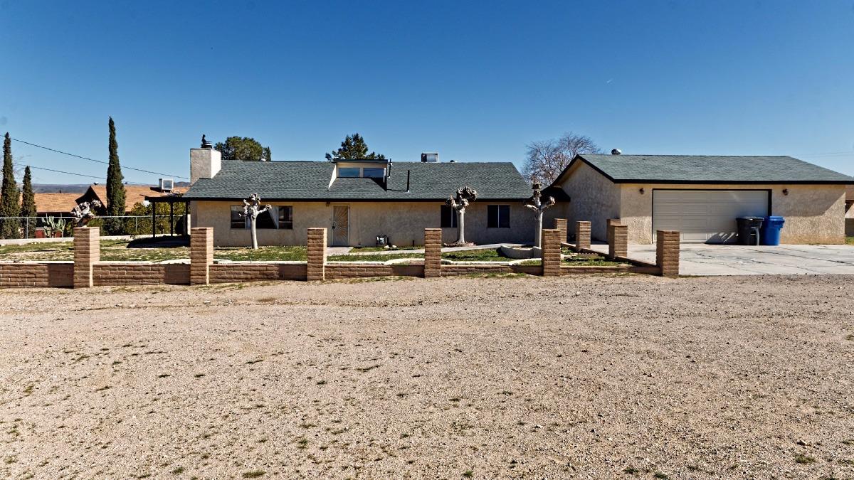 1271 Mecca Dr, Barstow, CA 92311 photo 2