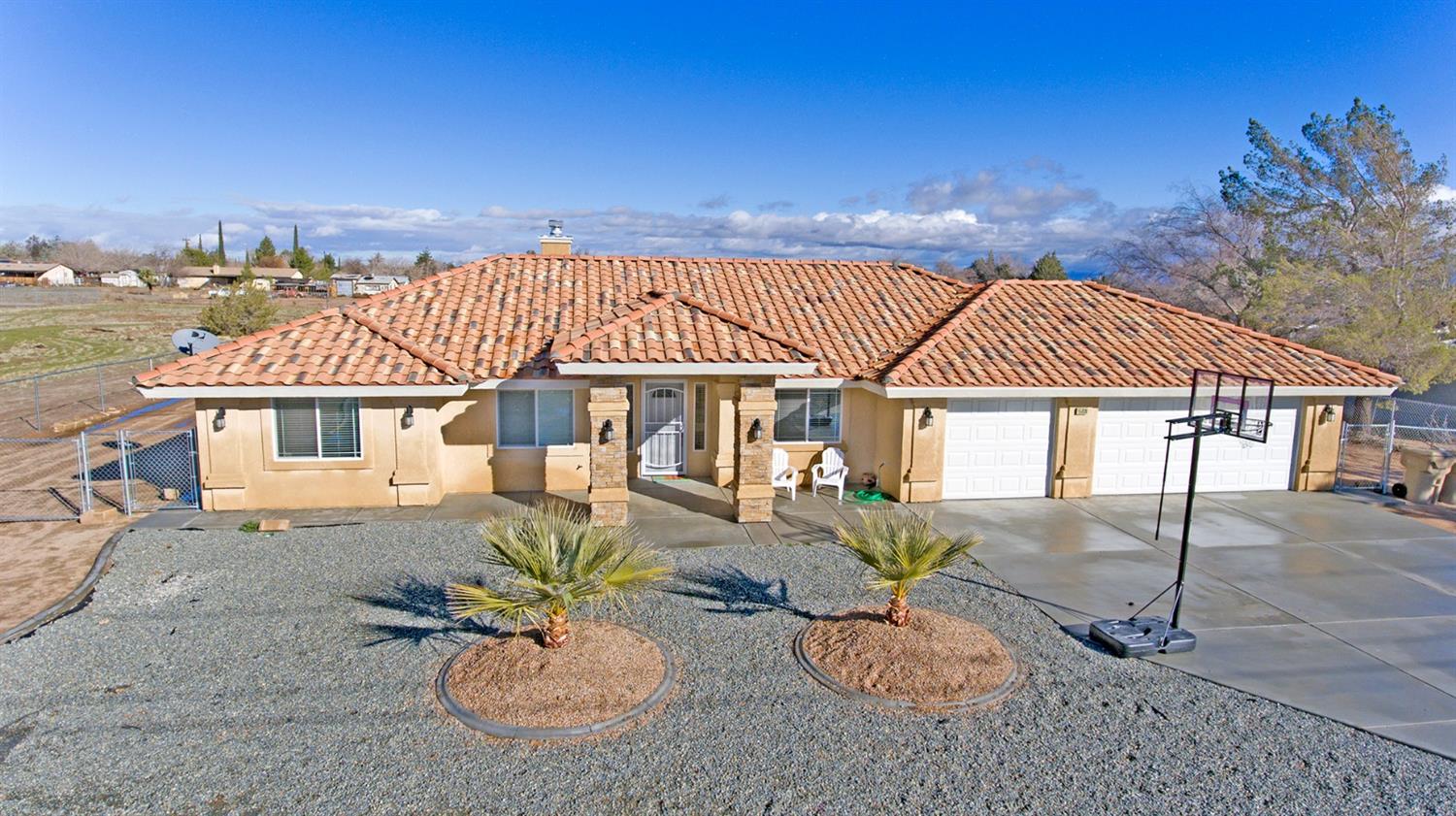 15030 Cedar St, Hesperia, CA 92345 photo 1