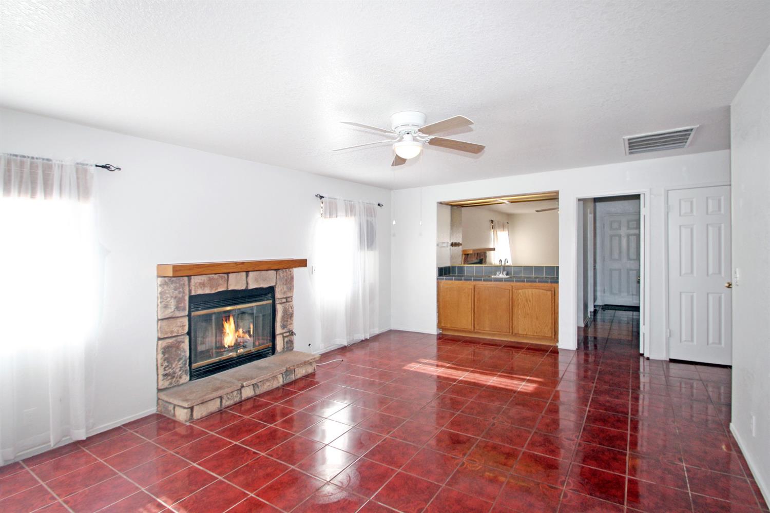 Undisclosed, Apple Valley, CA 92307 photo 9