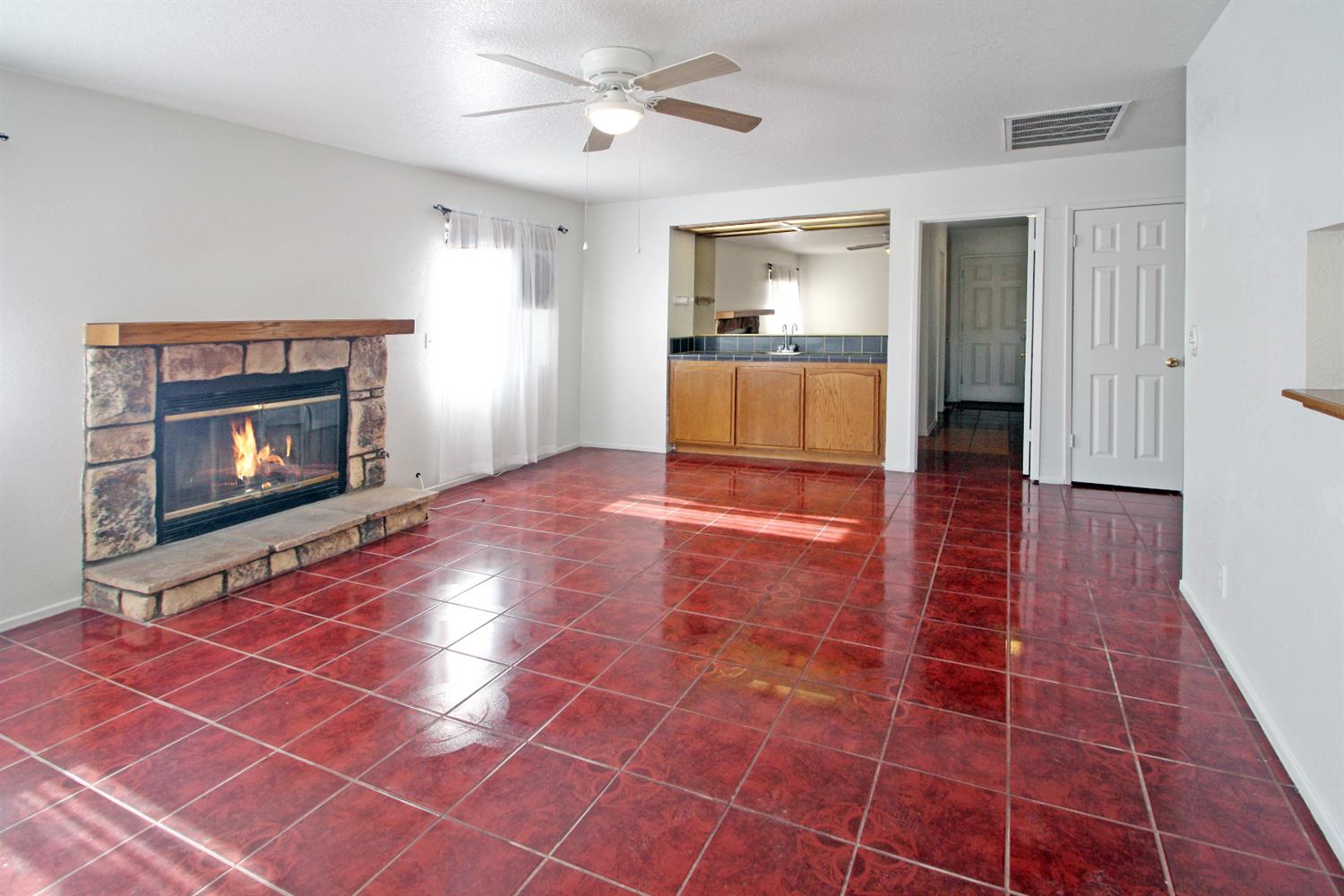 Undisclosed, Apple Valley, CA 92307 photo 8