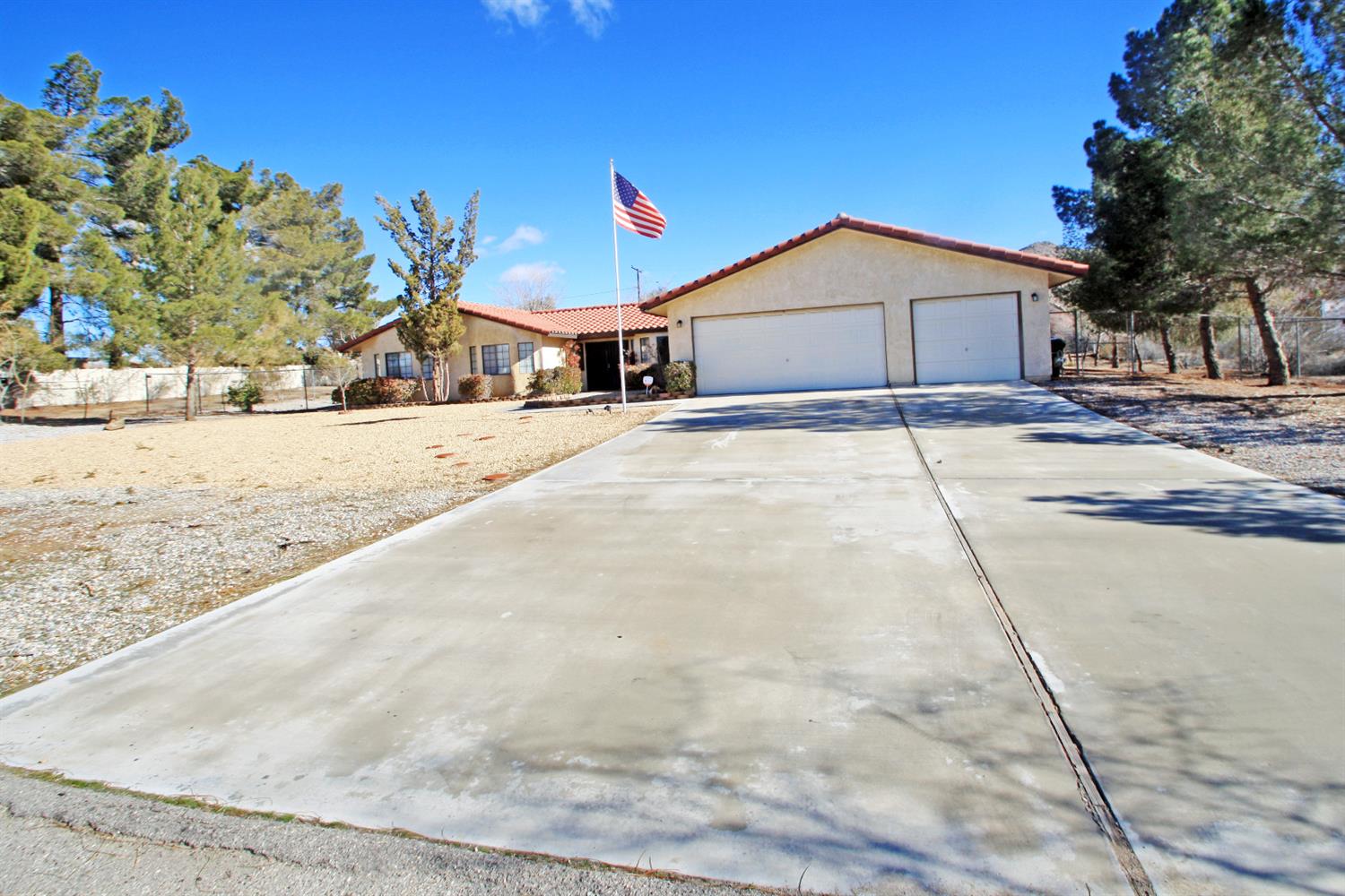 Undisclosed, Apple Valley, CA 92307 photo 2