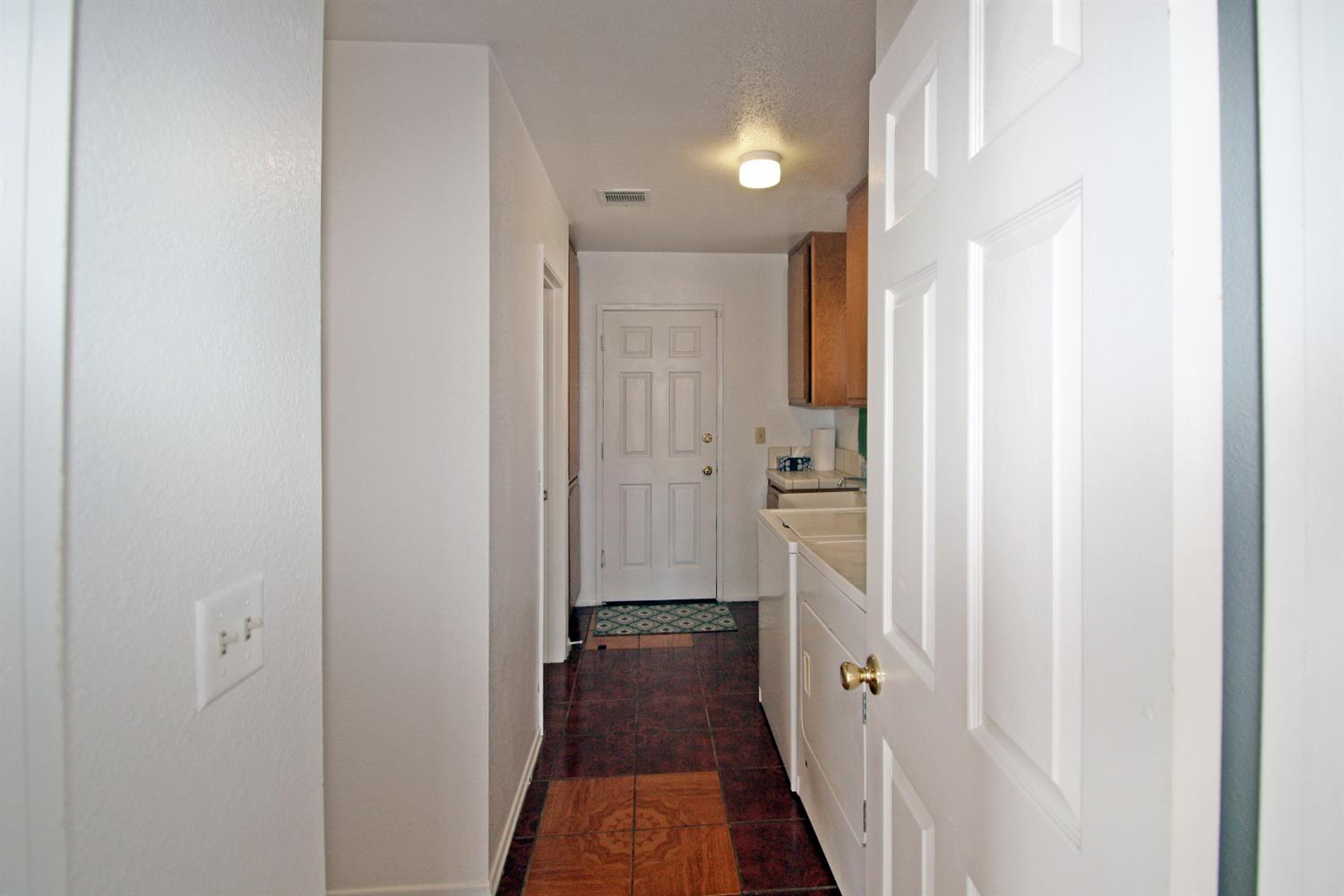 Undisclosed, Apple Valley, CA 92307 photo 13