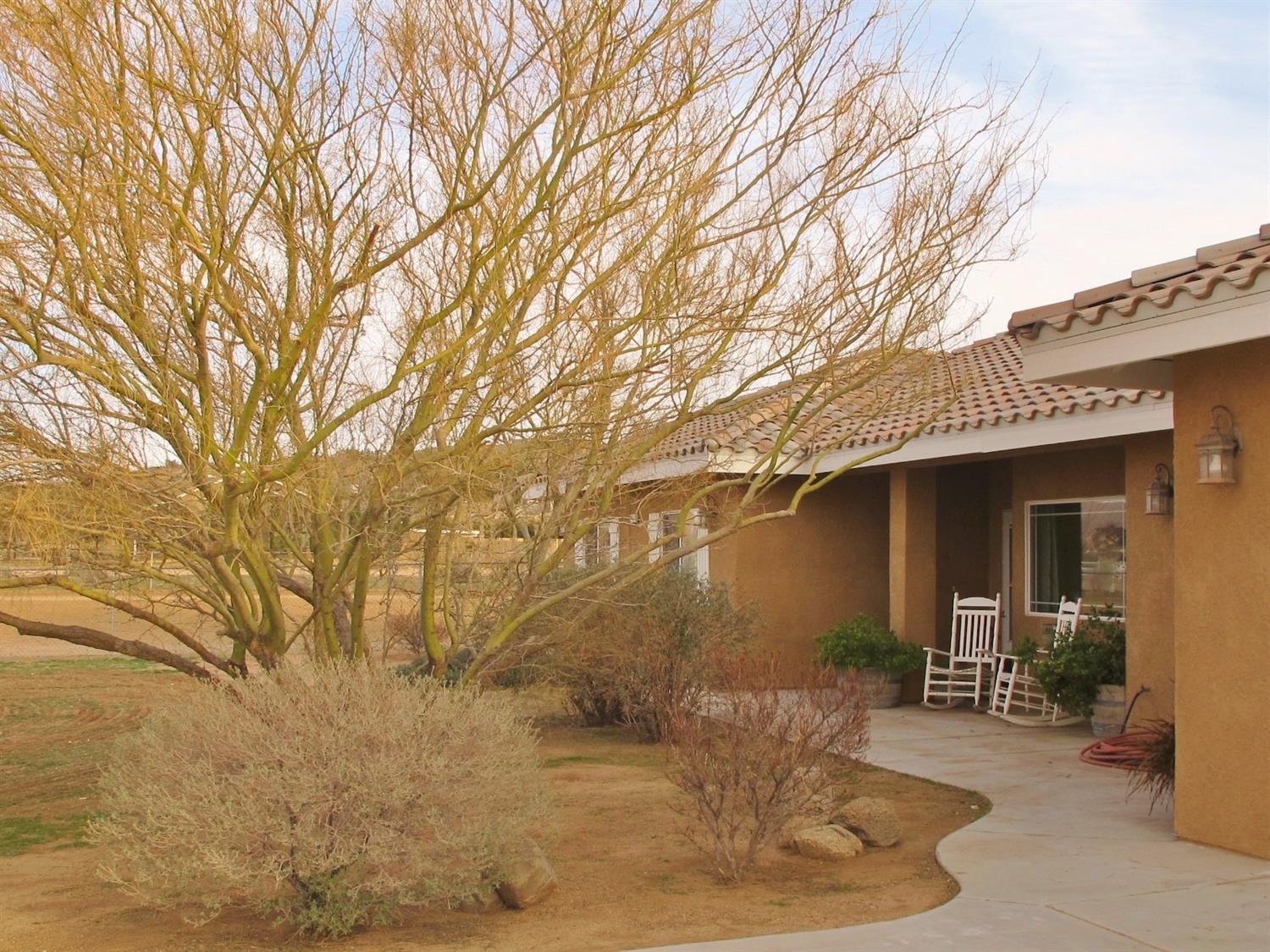 21771 Pacific St, Apple Valley, CA 92308 photo 2