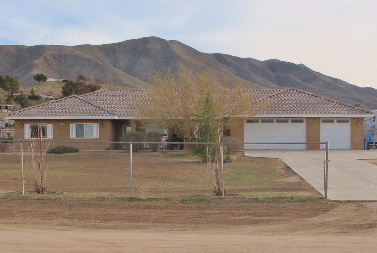 21771 Pacific St, Apple Valley, CA 92308 photo 1