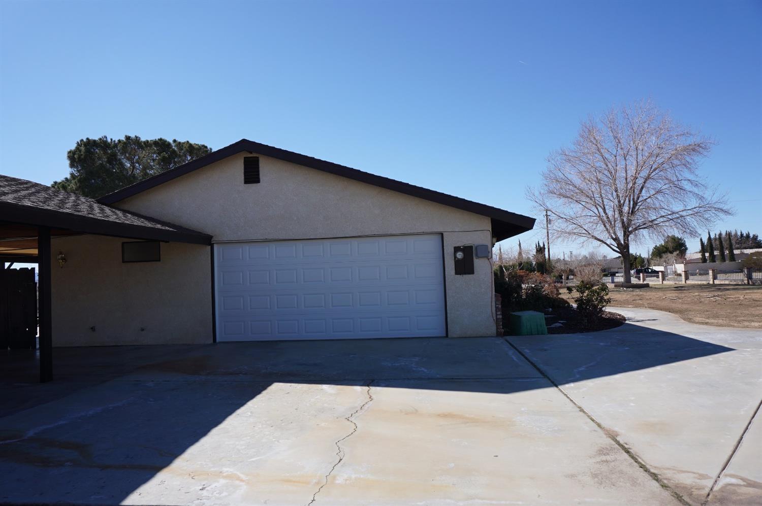 16225 Nosoni Rd, Apple Valley, CA 92307 photo 4