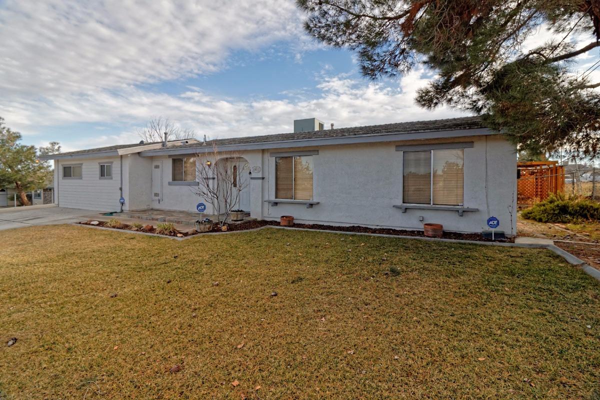 18017 Catalpa St, Hesperia, CA 92345 photo 4