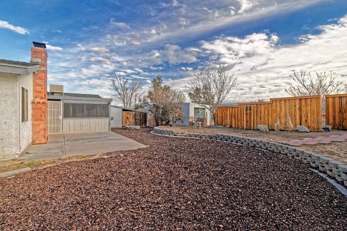 18017 Catalpa St, Hesperia, CA 92345 photo 7