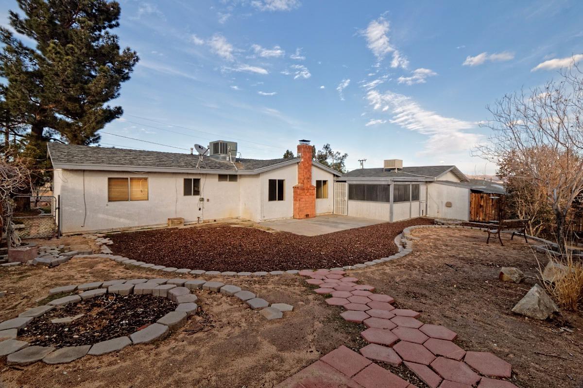 18017 Catalpa St, Hesperia, CA 92345 photo 9