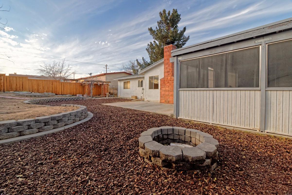 18017 Catalpa St, Hesperia, CA 92345 photo 11