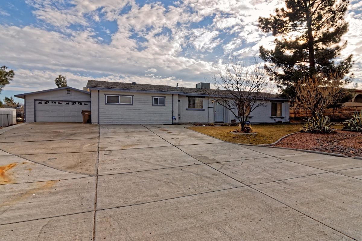 18017 Catalpa St, Hesperia, CA 92345 photo 3