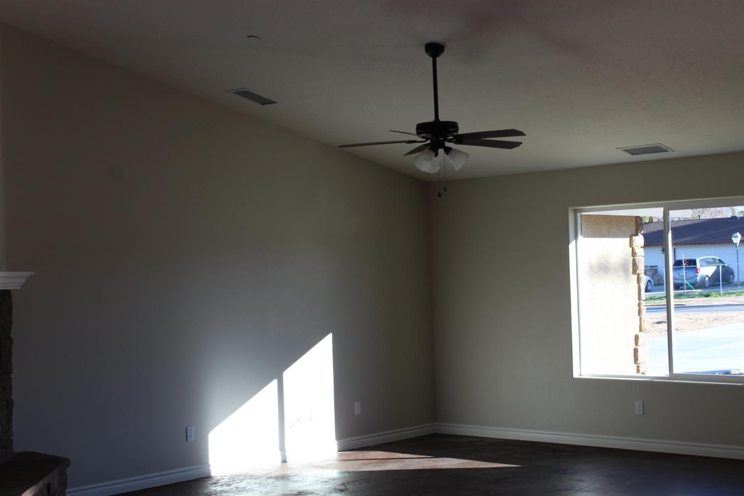 7403 Windsor Ave, Hesperia, CA 92345 photo 3