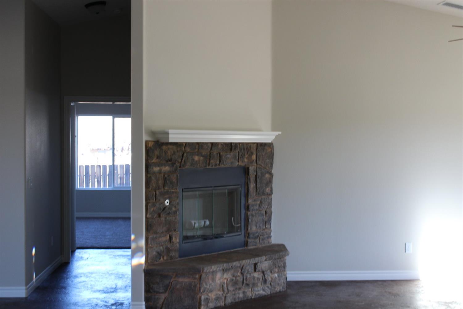 7403 Windsor Ave, Hesperia, CA 92345 photo 5