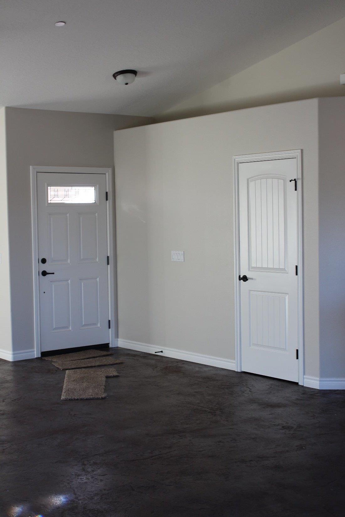 7403 Windsor Ave, Hesperia, CA 92345 photo 2
