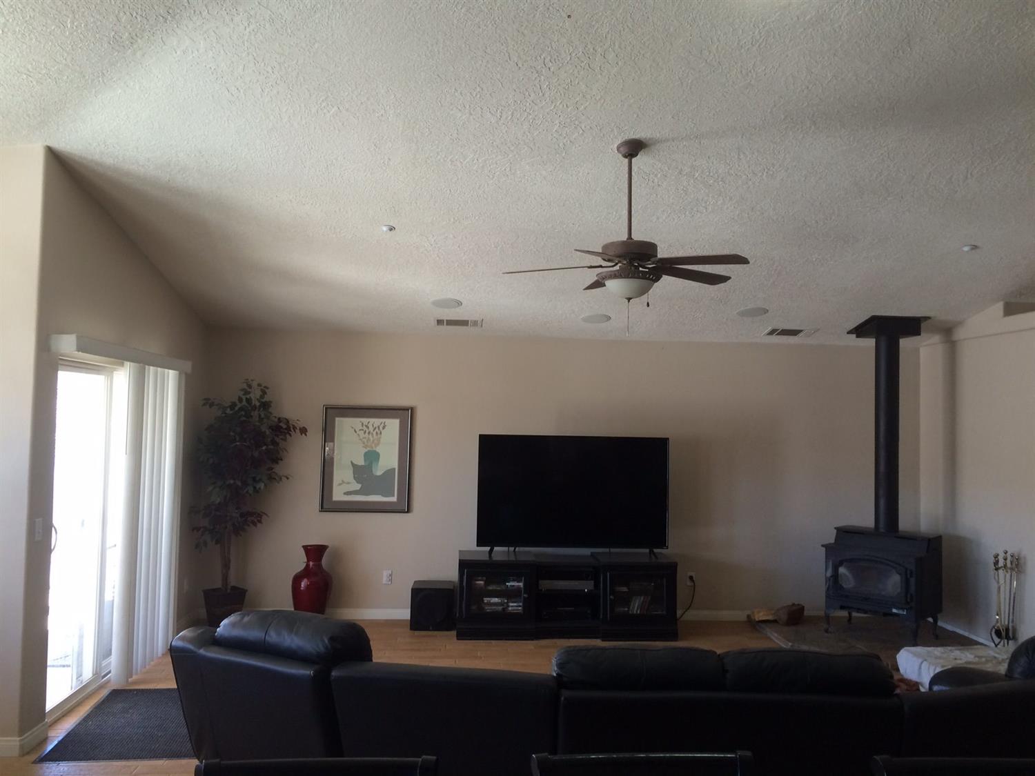 8124 Ailanthus St, Phelan, CA 92371 photo 6