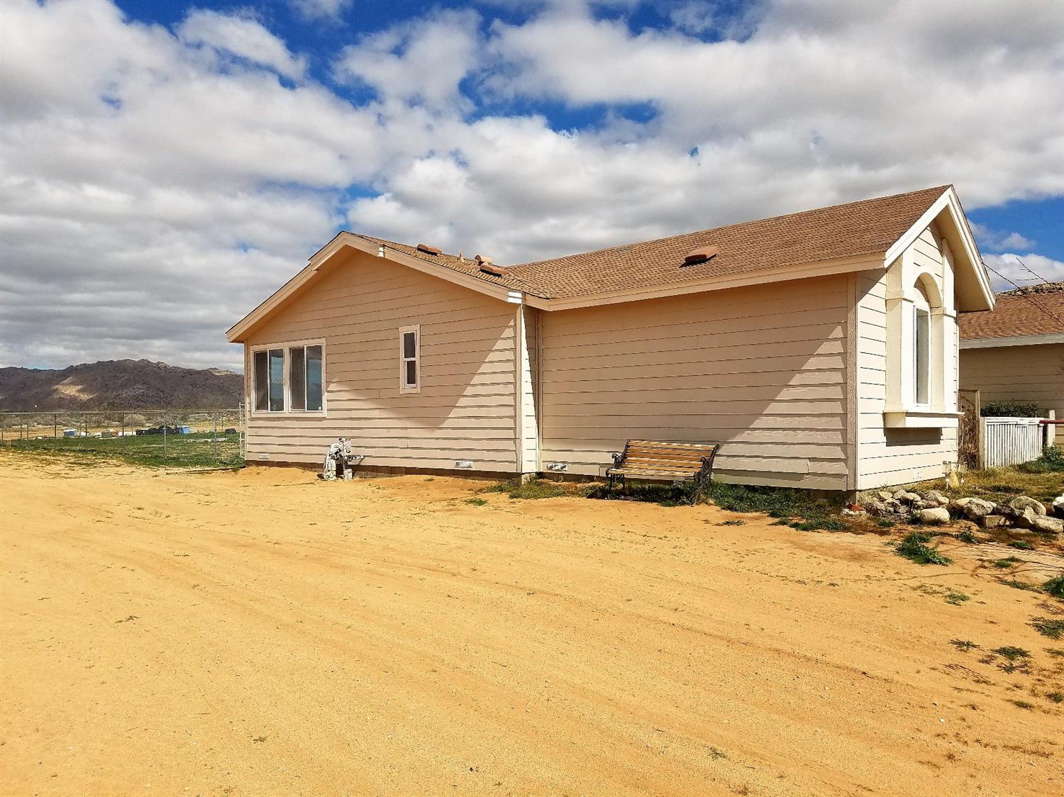 Undisclosed, Apple Valley, CA 92307 photo 15
