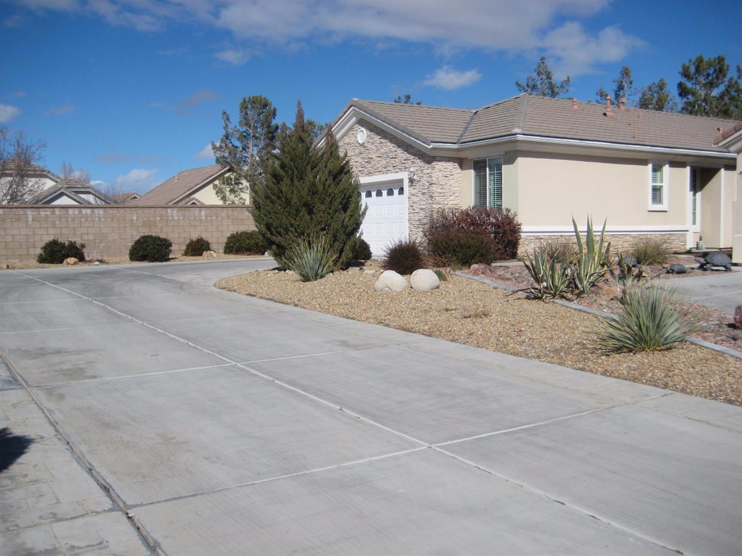 19698 Lucaya Ct, Apple Valley, CA 92308 photo 3