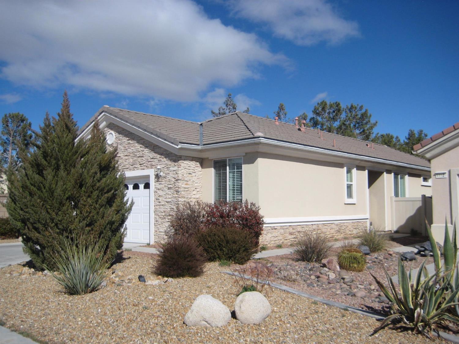 19698 Lucaya Ct, Apple Valley, CA 92308 photo 1