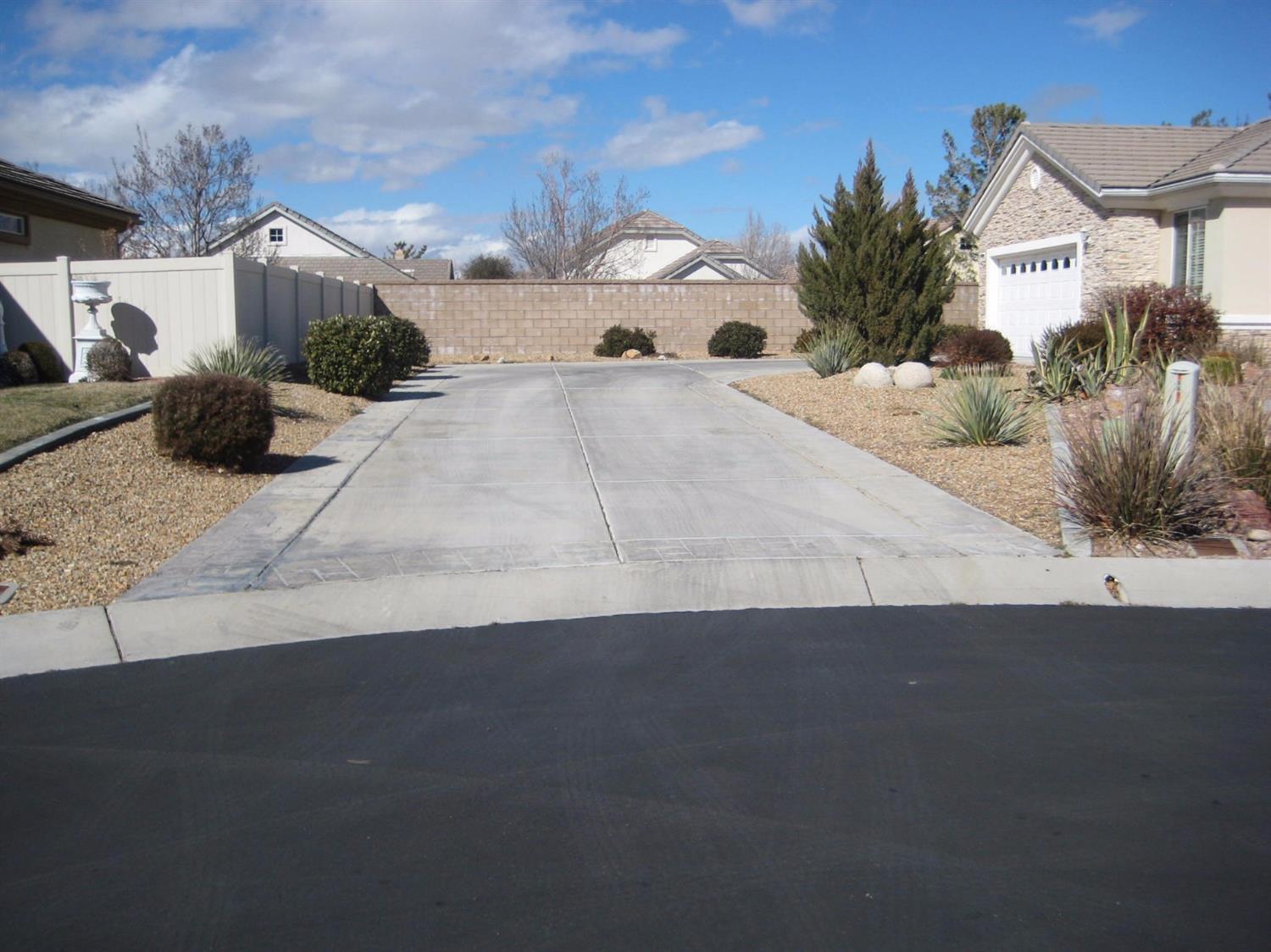 19698 Lucaya Ct, Apple Valley, CA 92308 photo 4