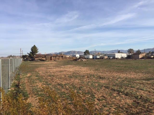22665 Lone Eagle Rd, Apple Valley, CA 92308 photo 2