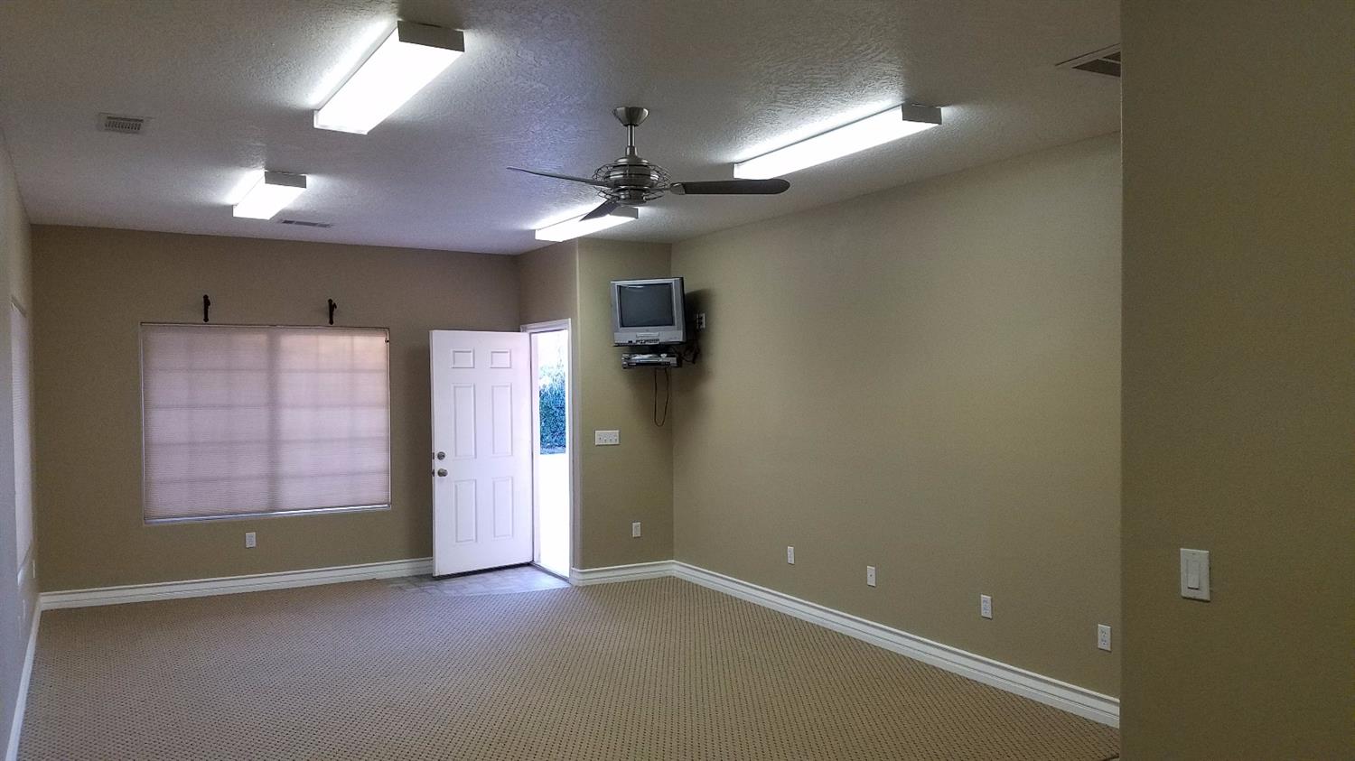19310 Oneida Rd, Apple Valley, CA 92307 photo 46