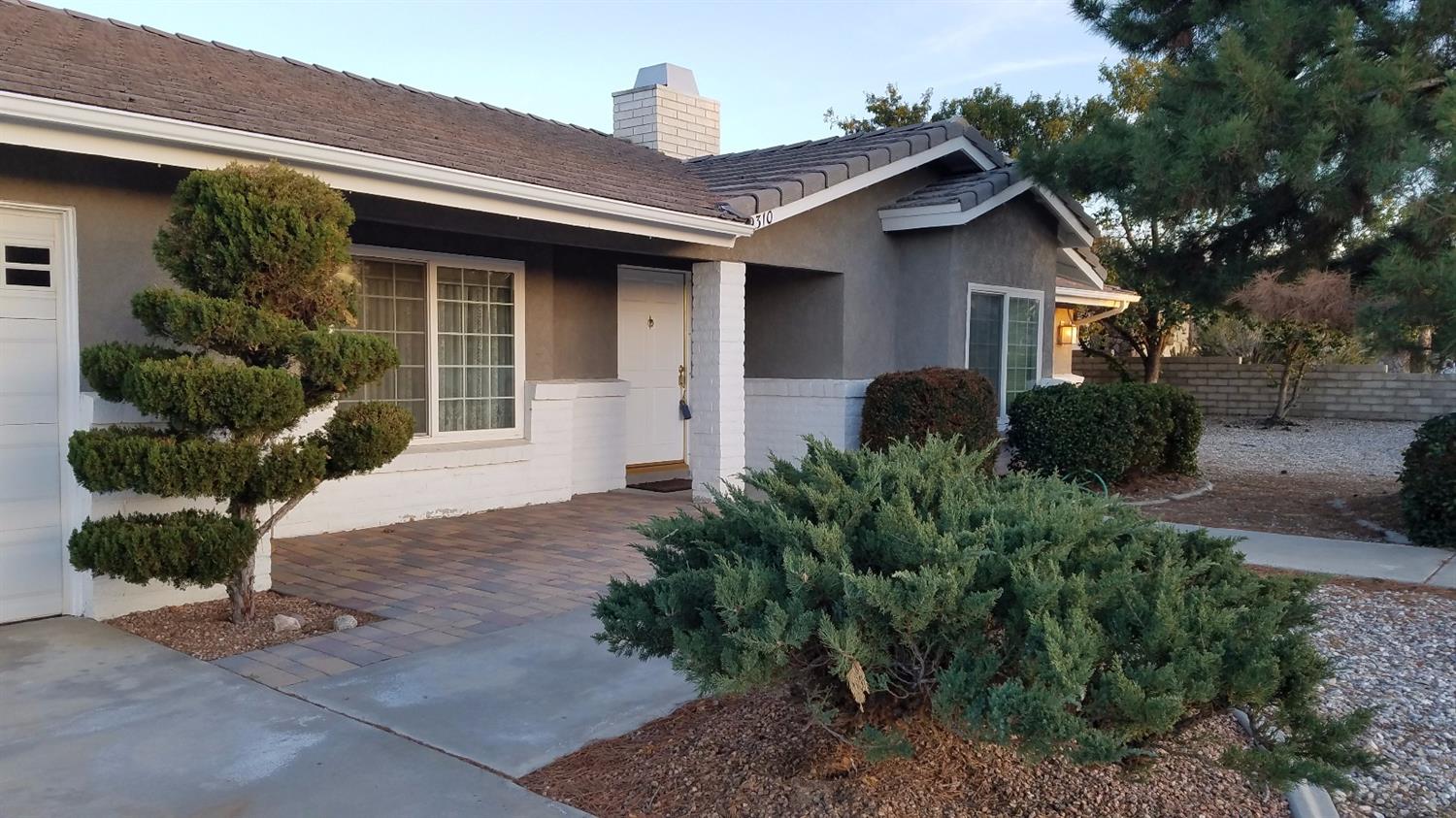 19310 Oneida Rd, Apple Valley, CA 92307 photo 1