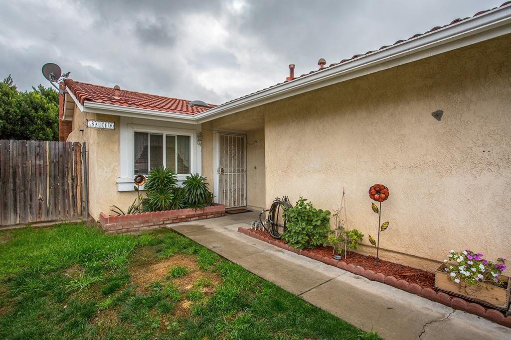 832 Cisco St, Colton, CA 92324 photo 4