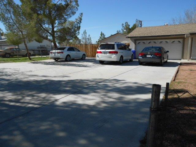 10848 Toltec Dr, Apple Valley, CA 92308 photo 2