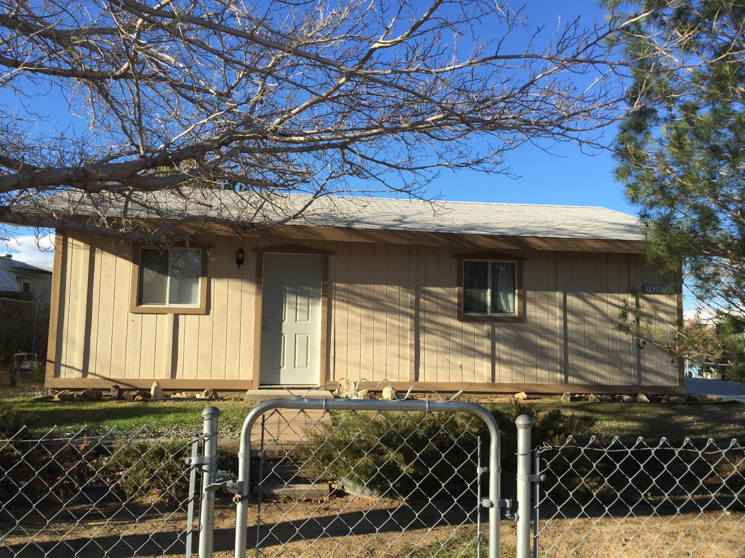 19260 Monterey St, Hesperia, CA 92345 photo 2