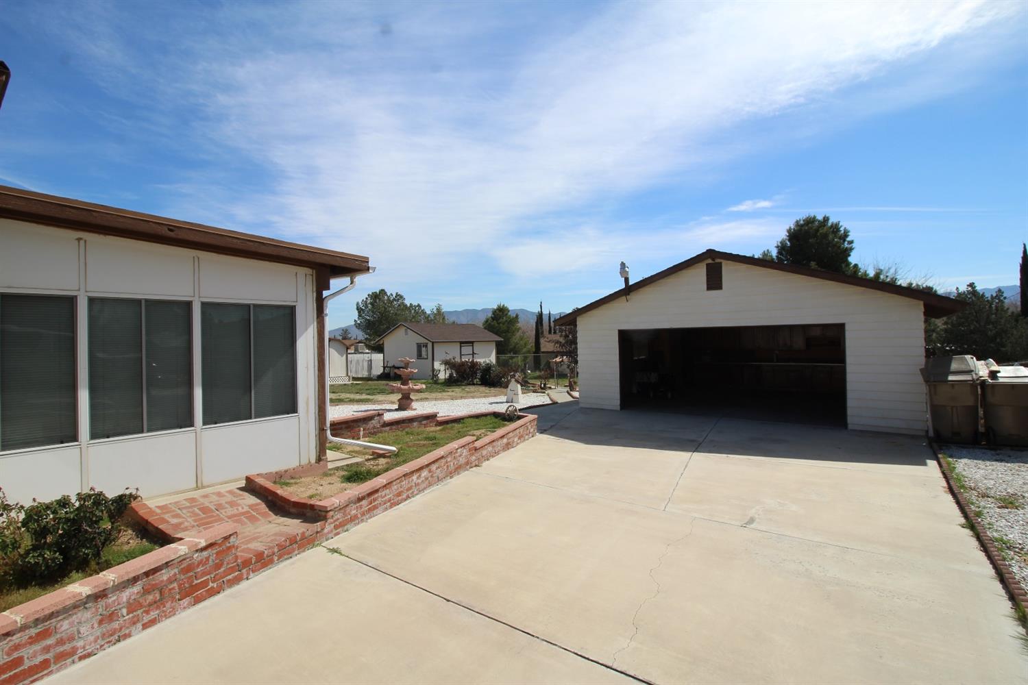 17519 Redbud St, Hesperia, CA 92345 photo 17