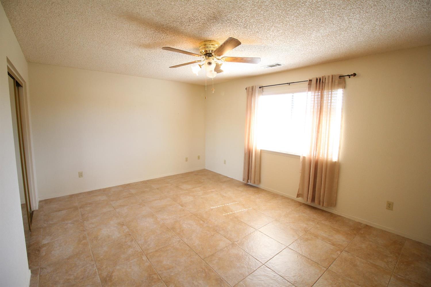 17519 Redbud St, Hesperia, CA 92345 photo 24
