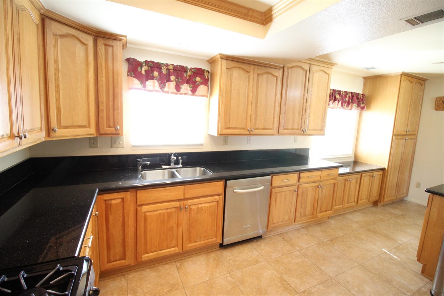 17519 Redbud St, Hesperia, CA 92345 photo 9
