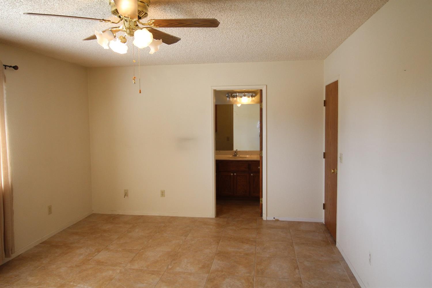 17519 Redbud St, Hesperia, CA 92345 photo 27