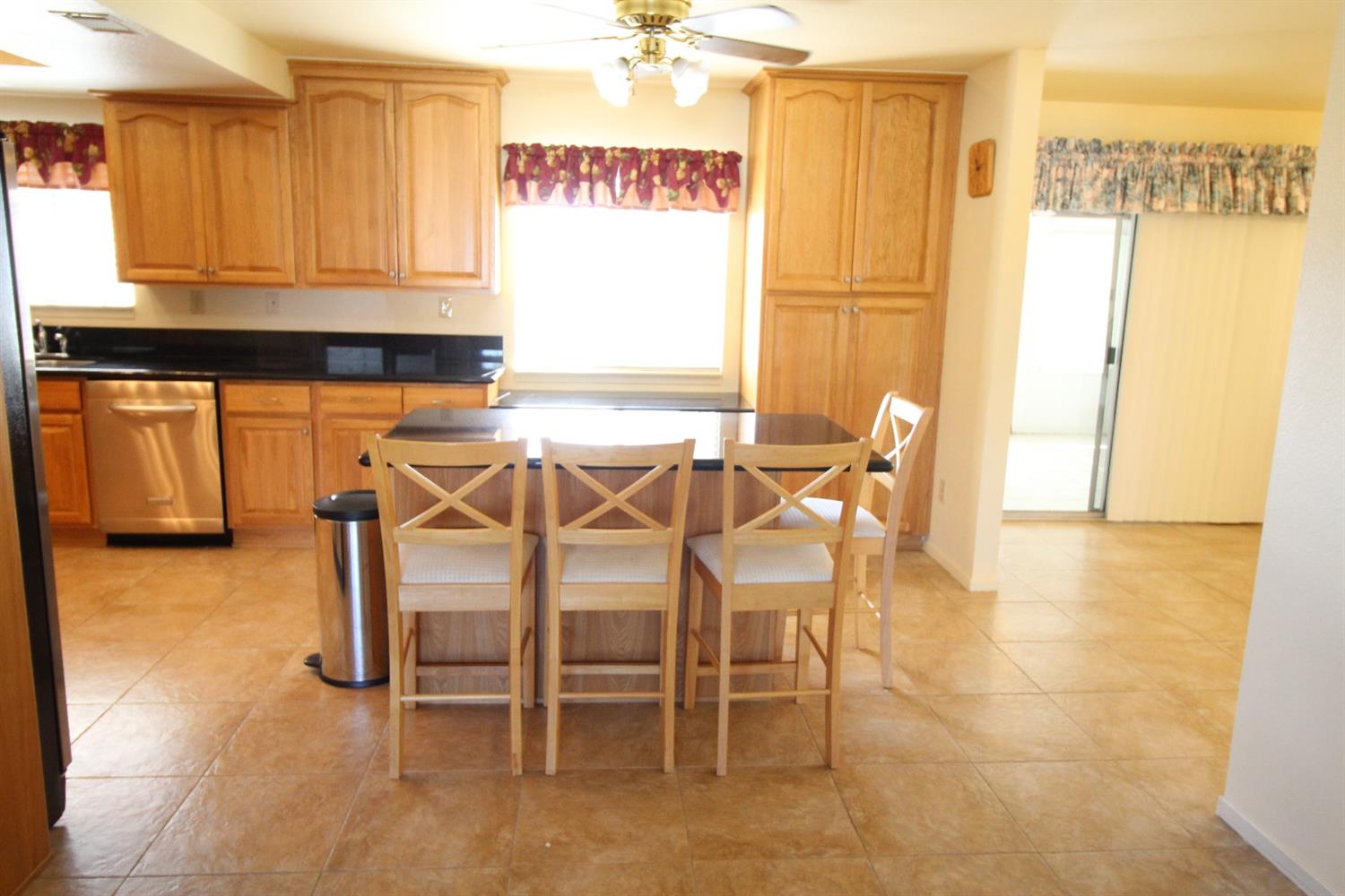 17519 Redbud St, Hesperia, CA 92345 photo 6