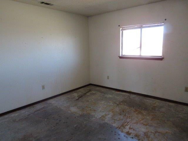 16110 Lime St, Hesperia, CA 92345 photo 9
