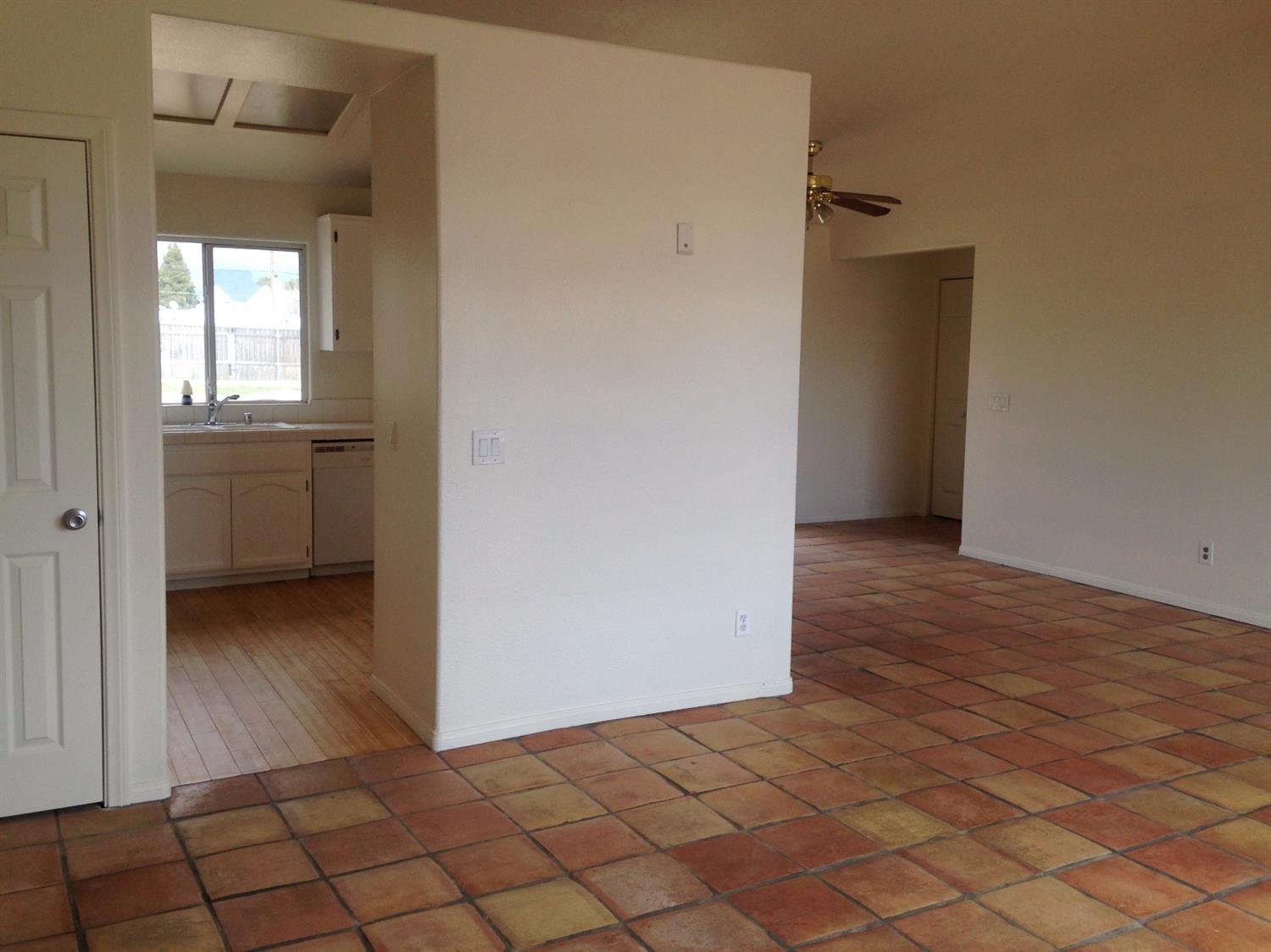 18978 Madrone St, Hesperia, CA 92345 photo 10