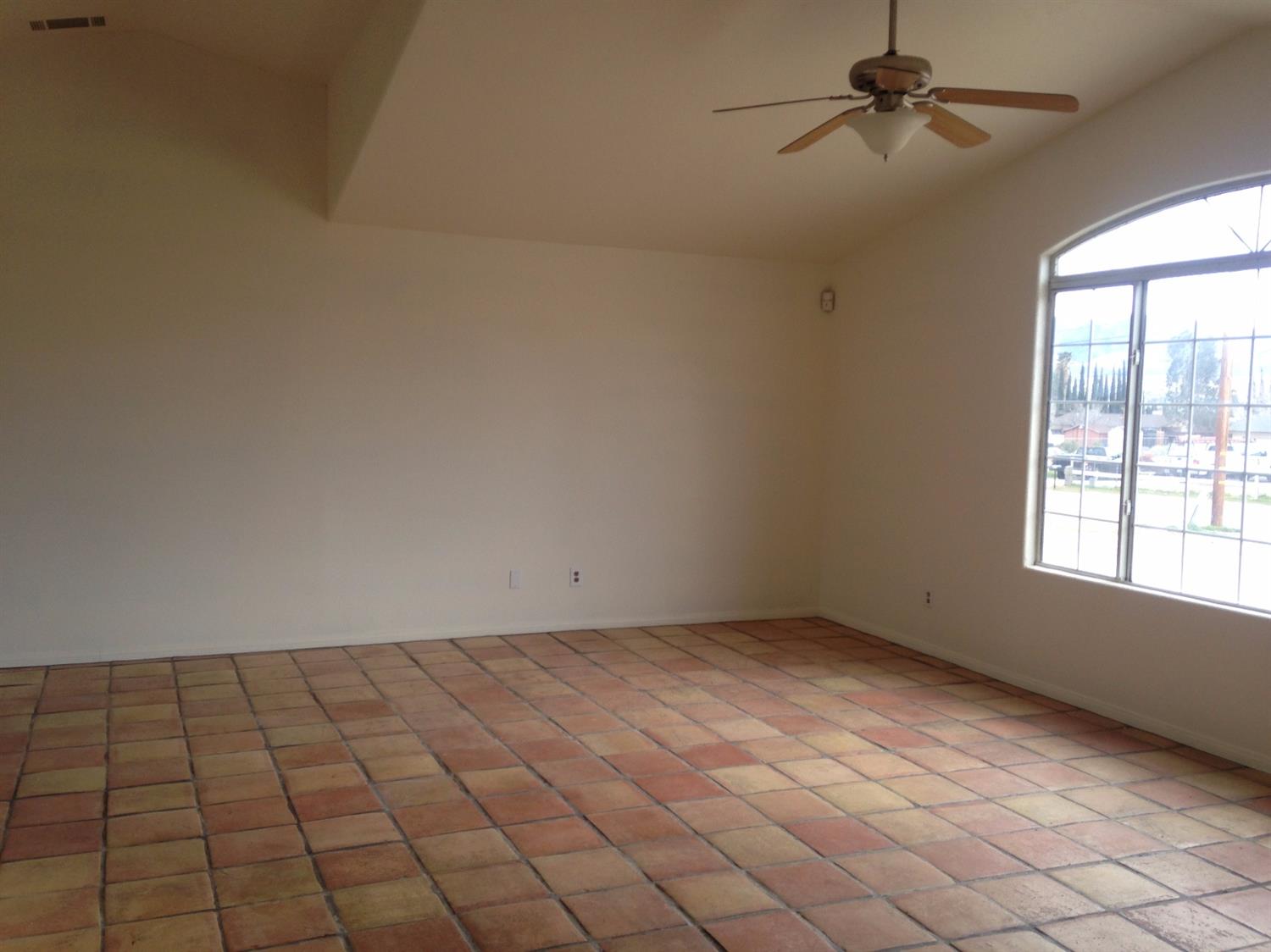 18978 Madrone St, Hesperia, CA 92345 photo 8