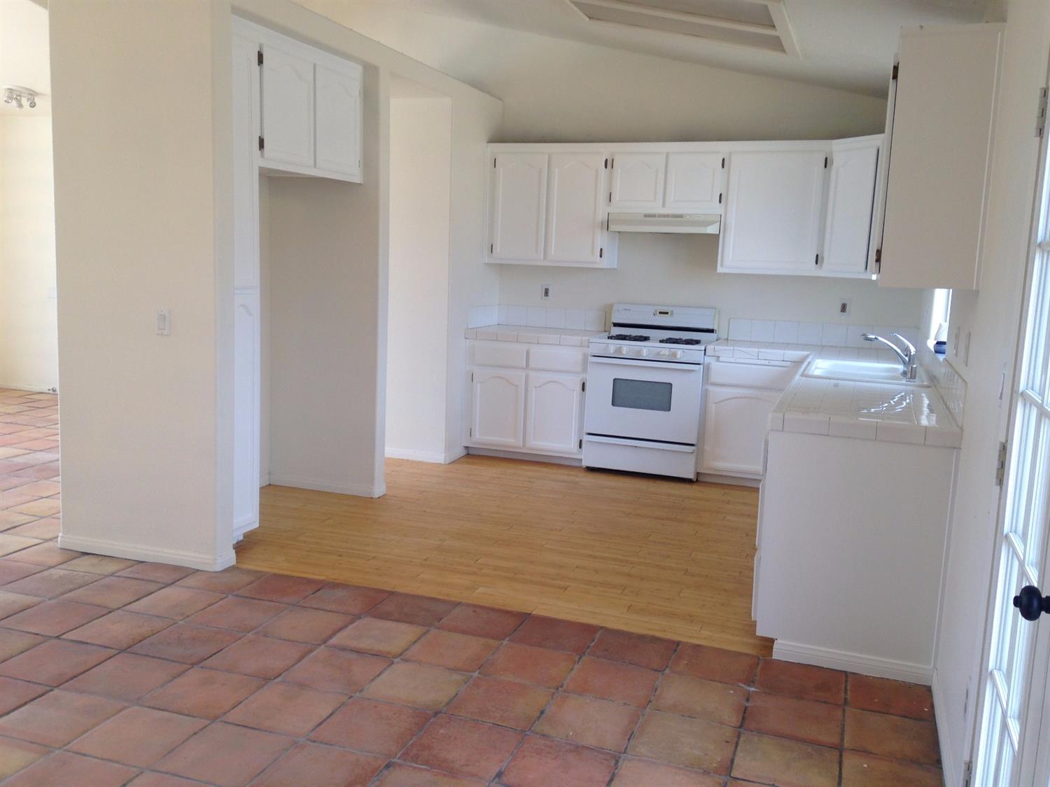 18978 Madrone St, Hesperia, CA 92345 photo 23